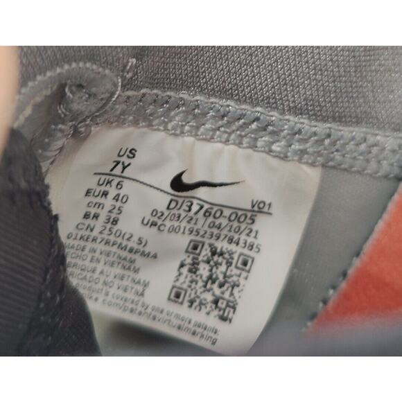 Nike Space Jam Looney Tunes Sz  7y/ 8 Women's - Picture 10 of 10